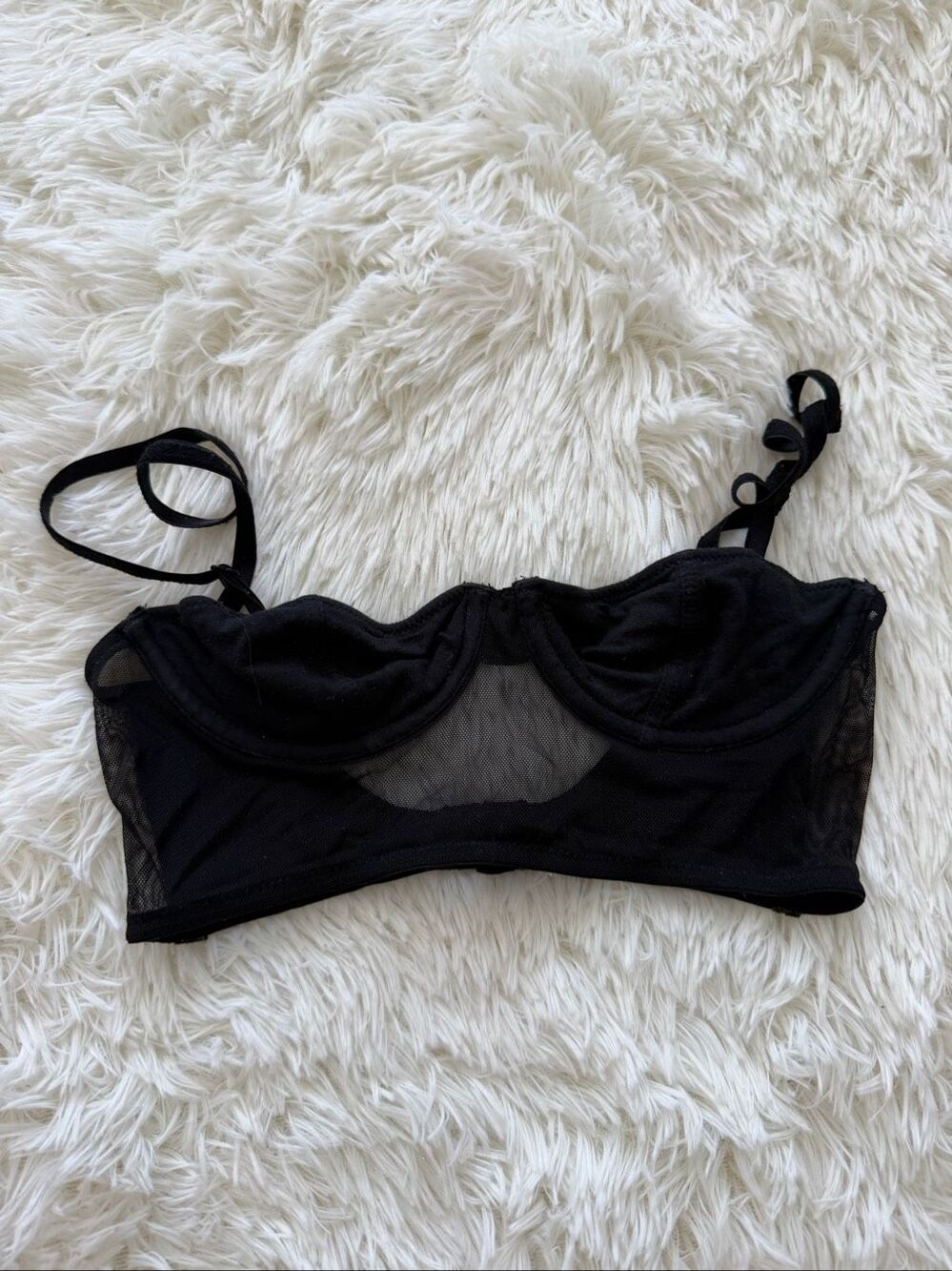 32A black strapless bra